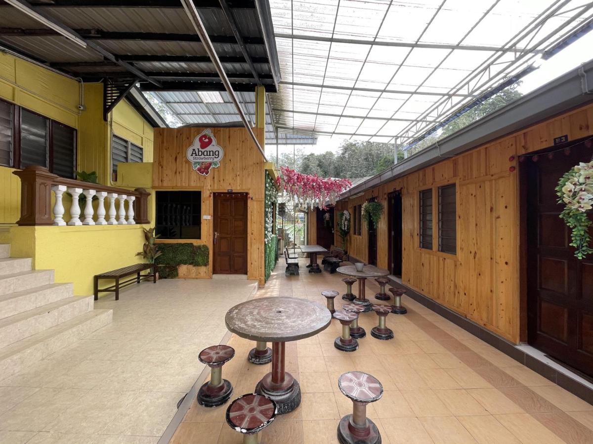 Aiza Homestay Opposite Abang Strawberry Taman Sedia Tanah Rata Exterior foto