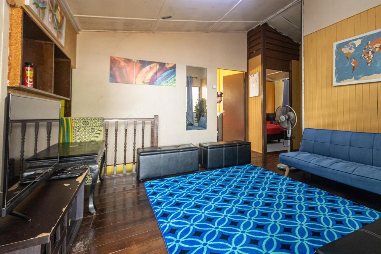 Aiza Homestay Opposite Abang Strawberry Taman Sedia Tanah Rata Exterior foto